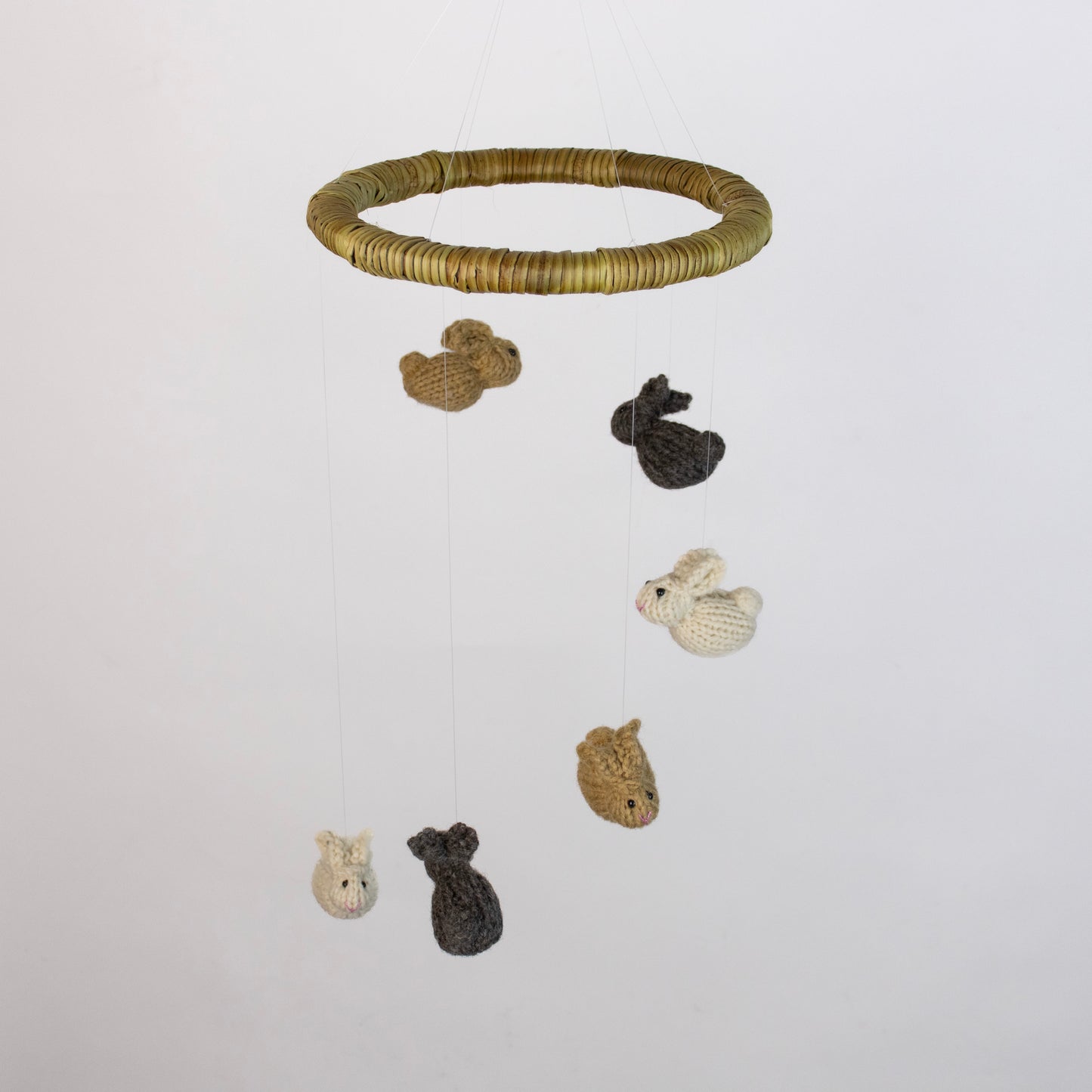 Móvil conejitos espiral