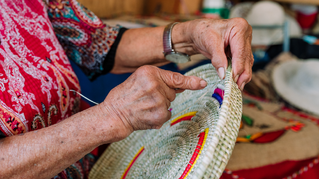 Artesanía de Hualqui: El arte de tejer con chupón y coirón